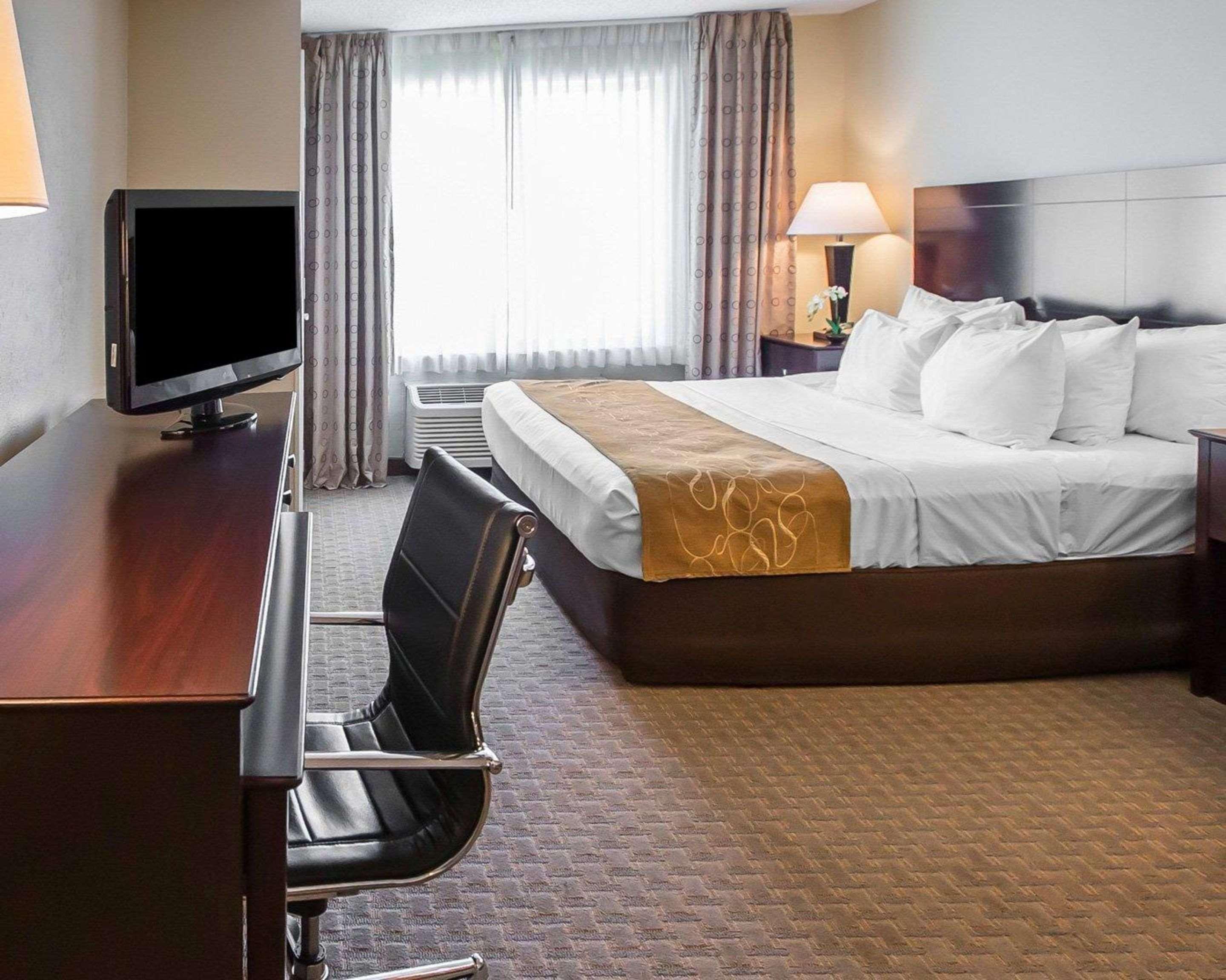 Comfort Suites University Area Notre Dame-South Bend Bagian luar foto