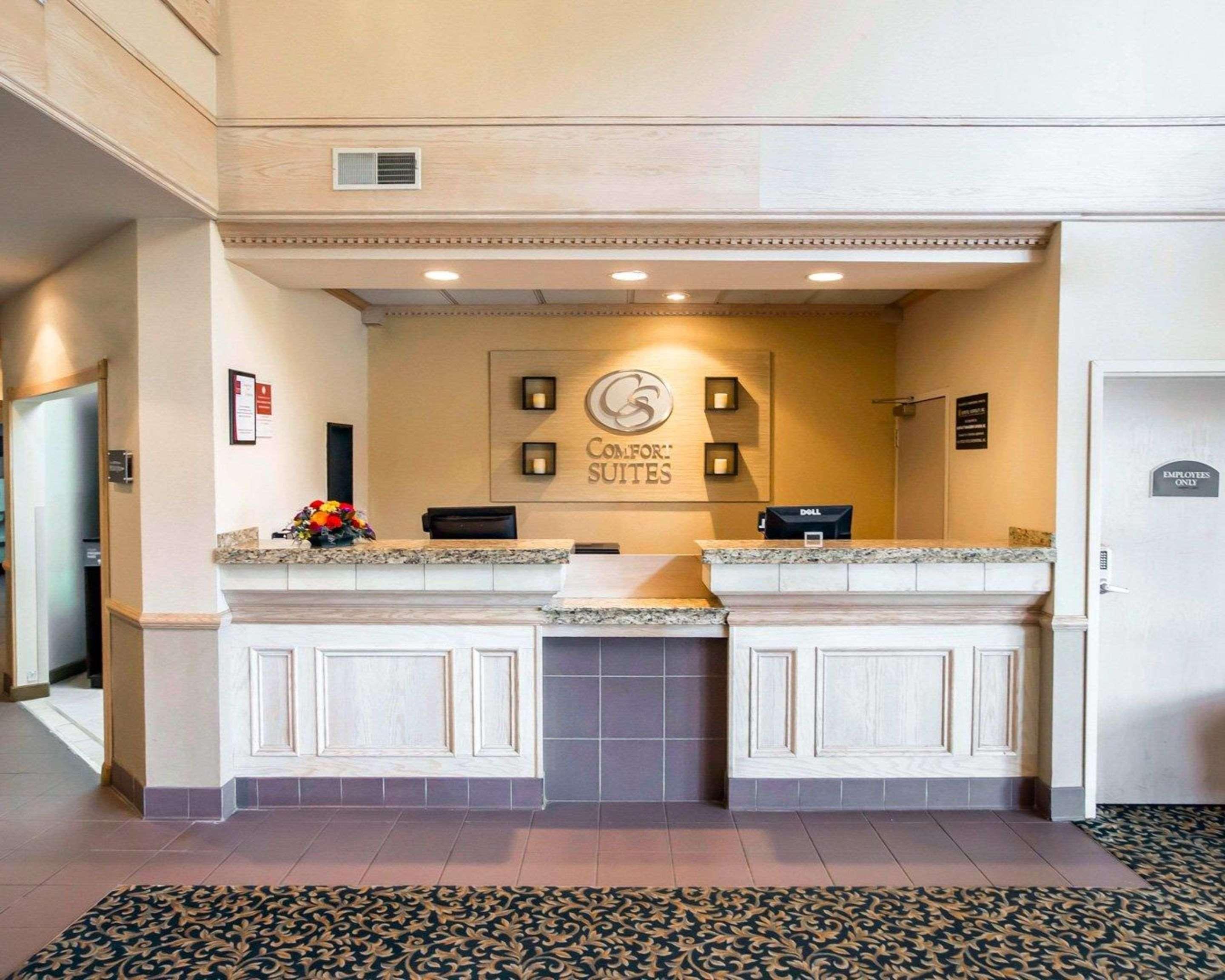 Comfort Suites University Area Notre Dame-South Bend Bagian luar foto