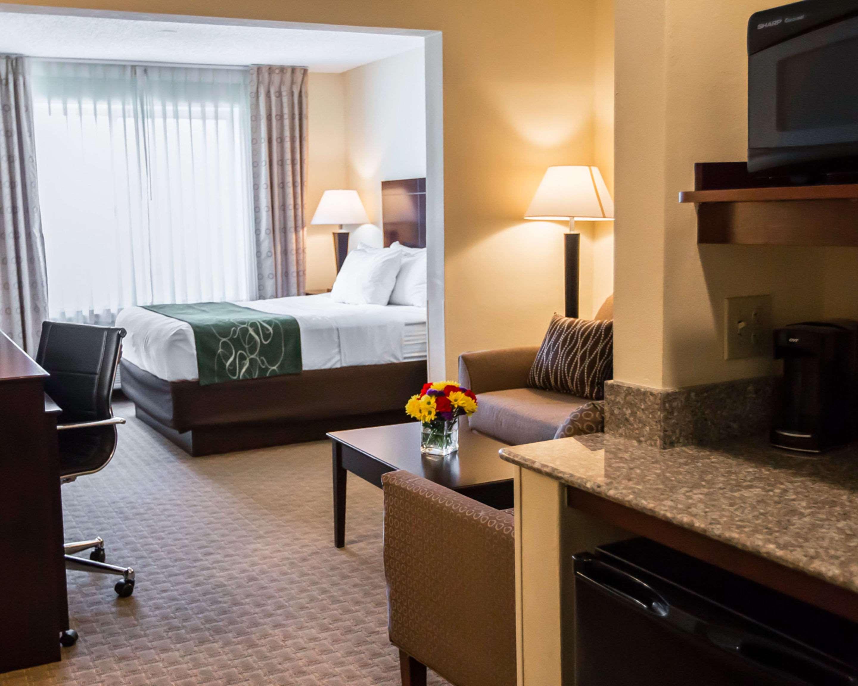 Comfort Suites University Area Notre Dame-South Bend Bagian luar foto