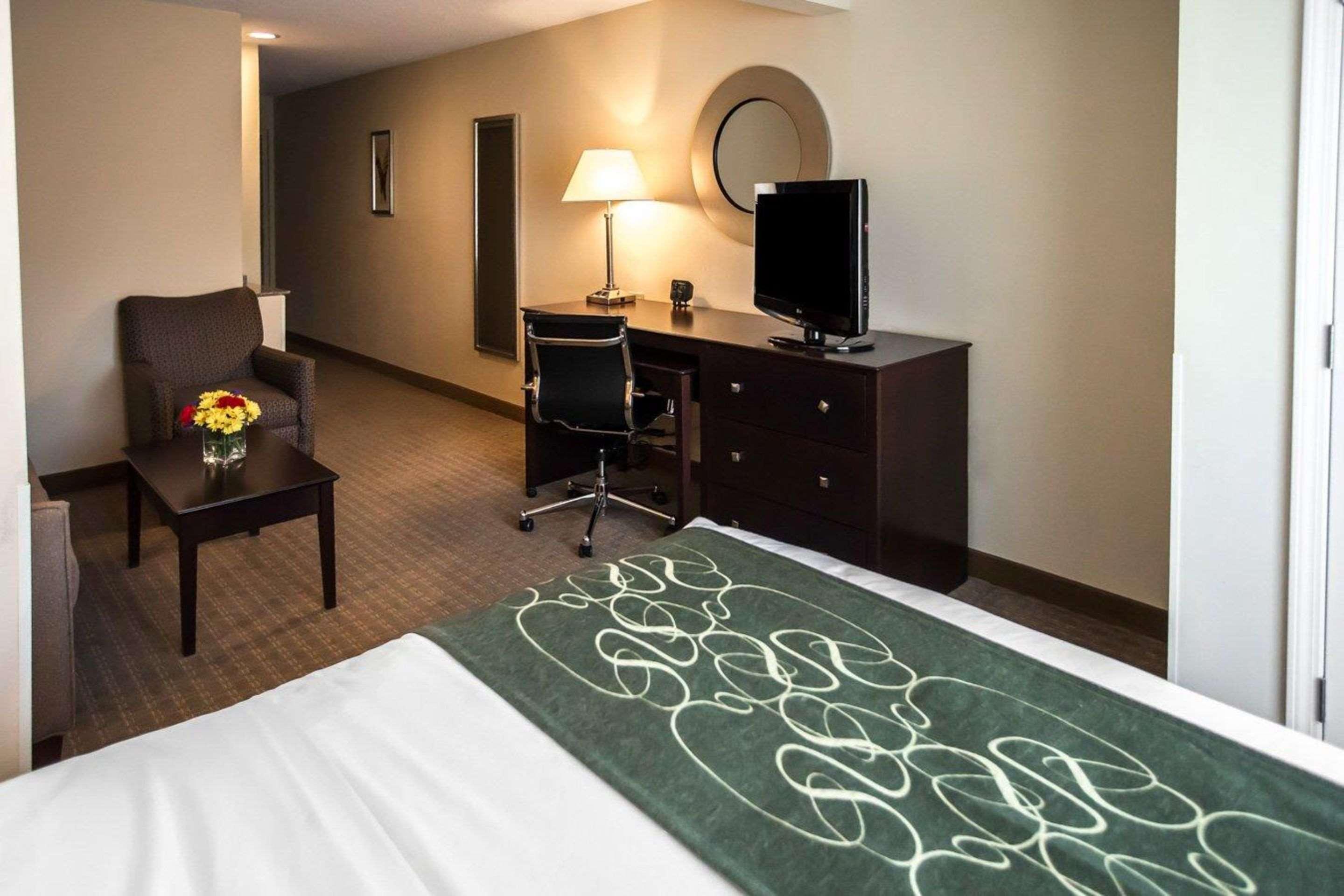 Comfort Suites University Area Notre Dame-South Bend Bagian luar foto