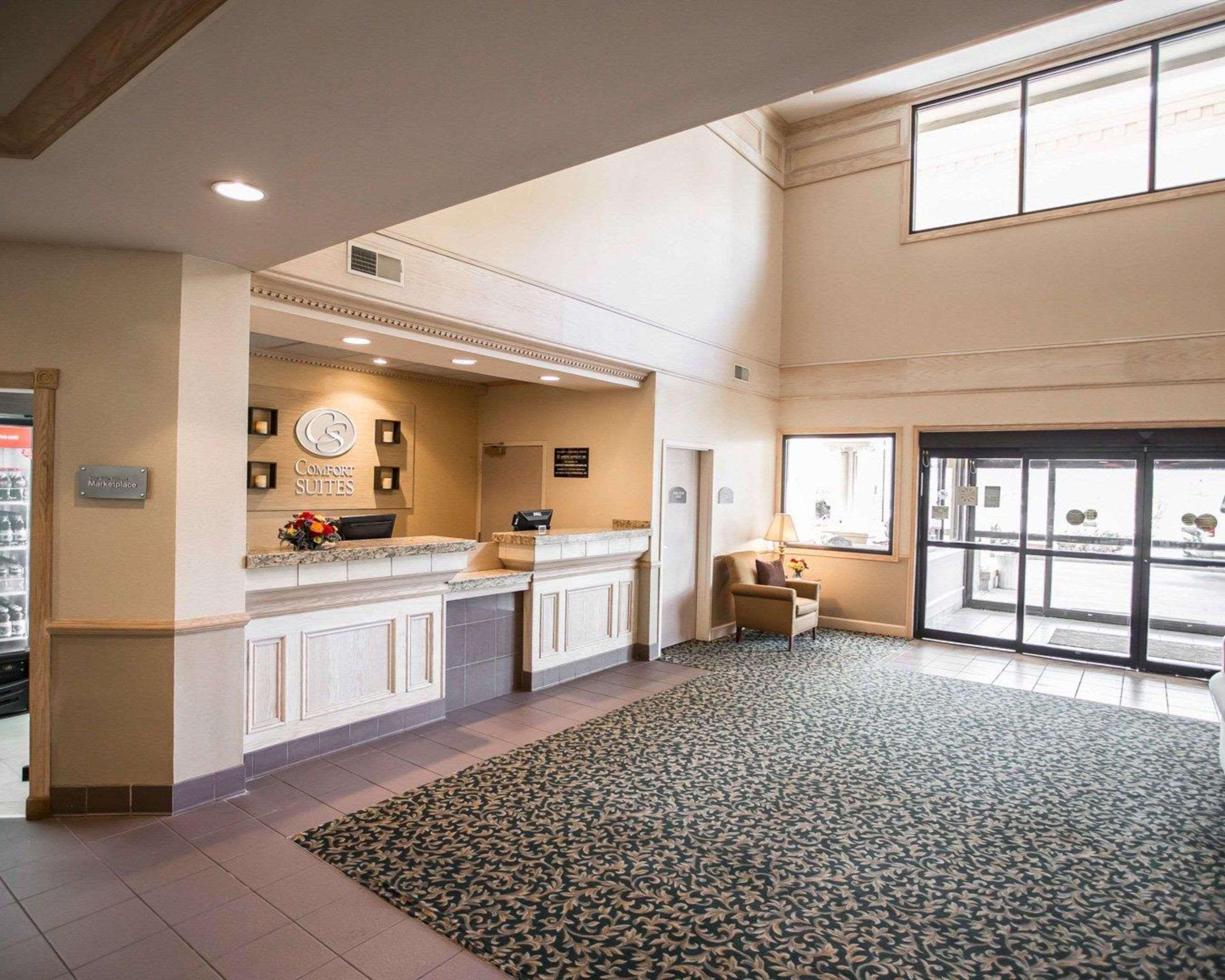 Comfort Suites University Area Notre Dame-South Bend Bagian luar foto