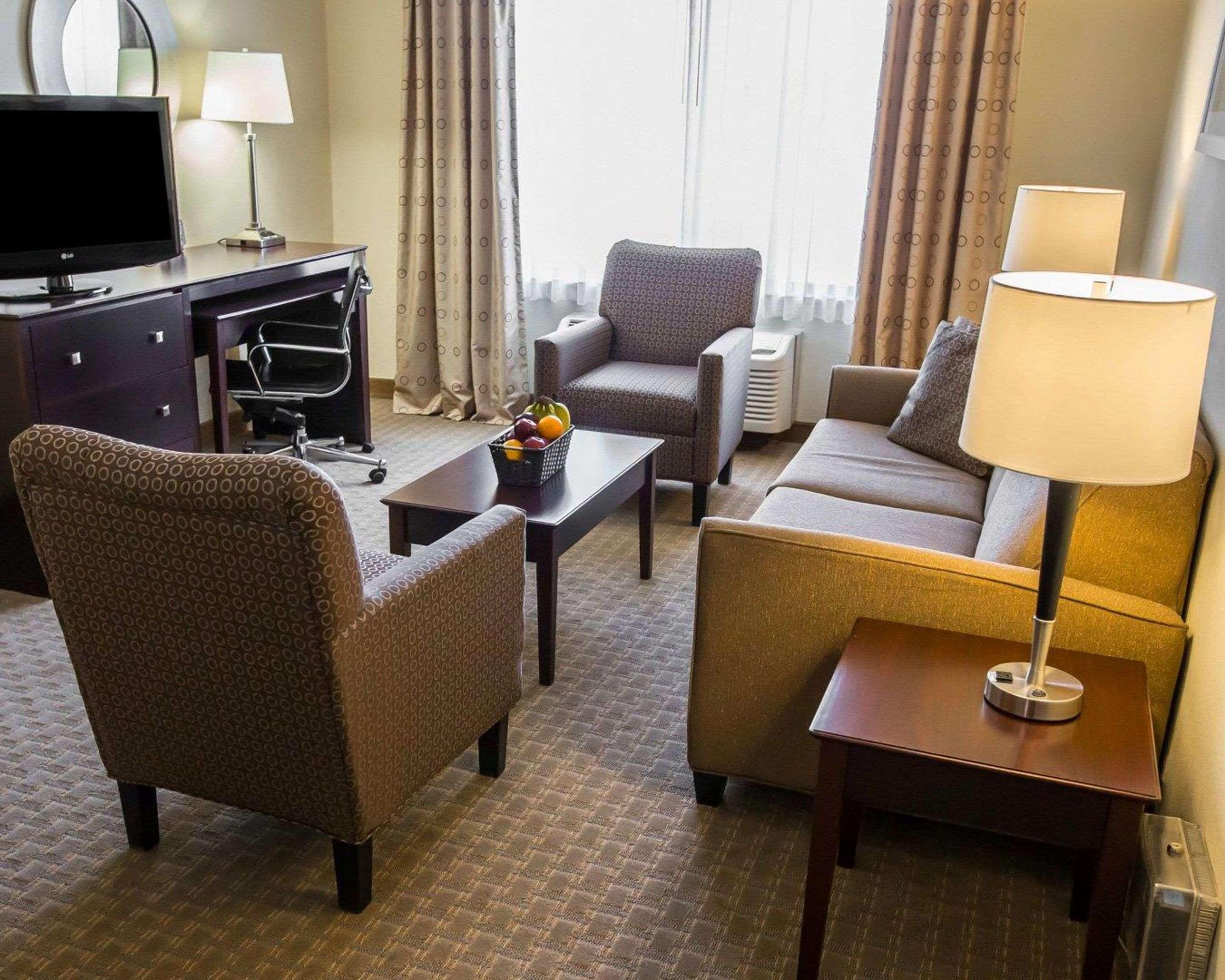 Comfort Suites University Area Notre Dame-South Bend Bagian luar foto