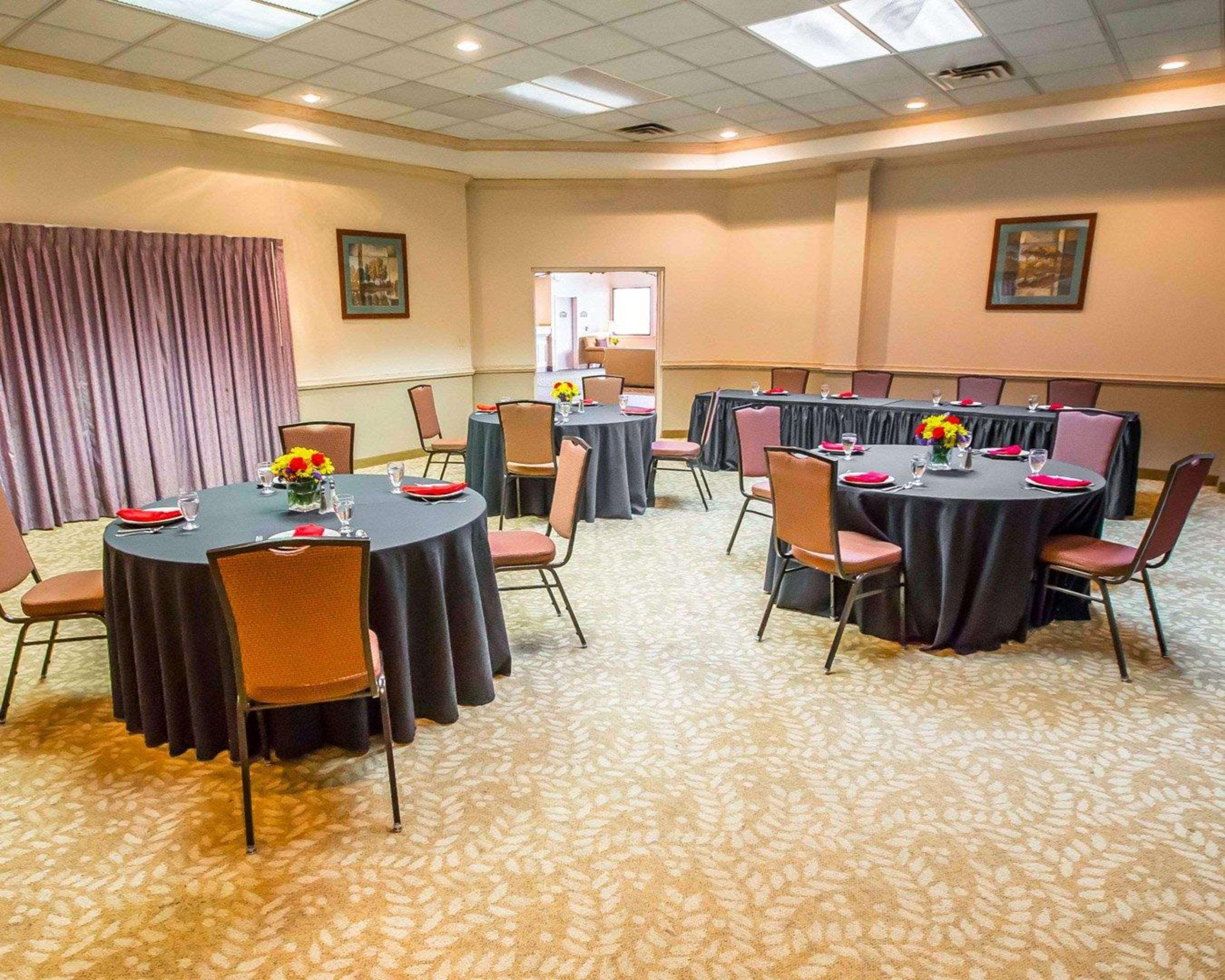 Comfort Suites University Area Notre Dame-South Bend Bagian luar foto