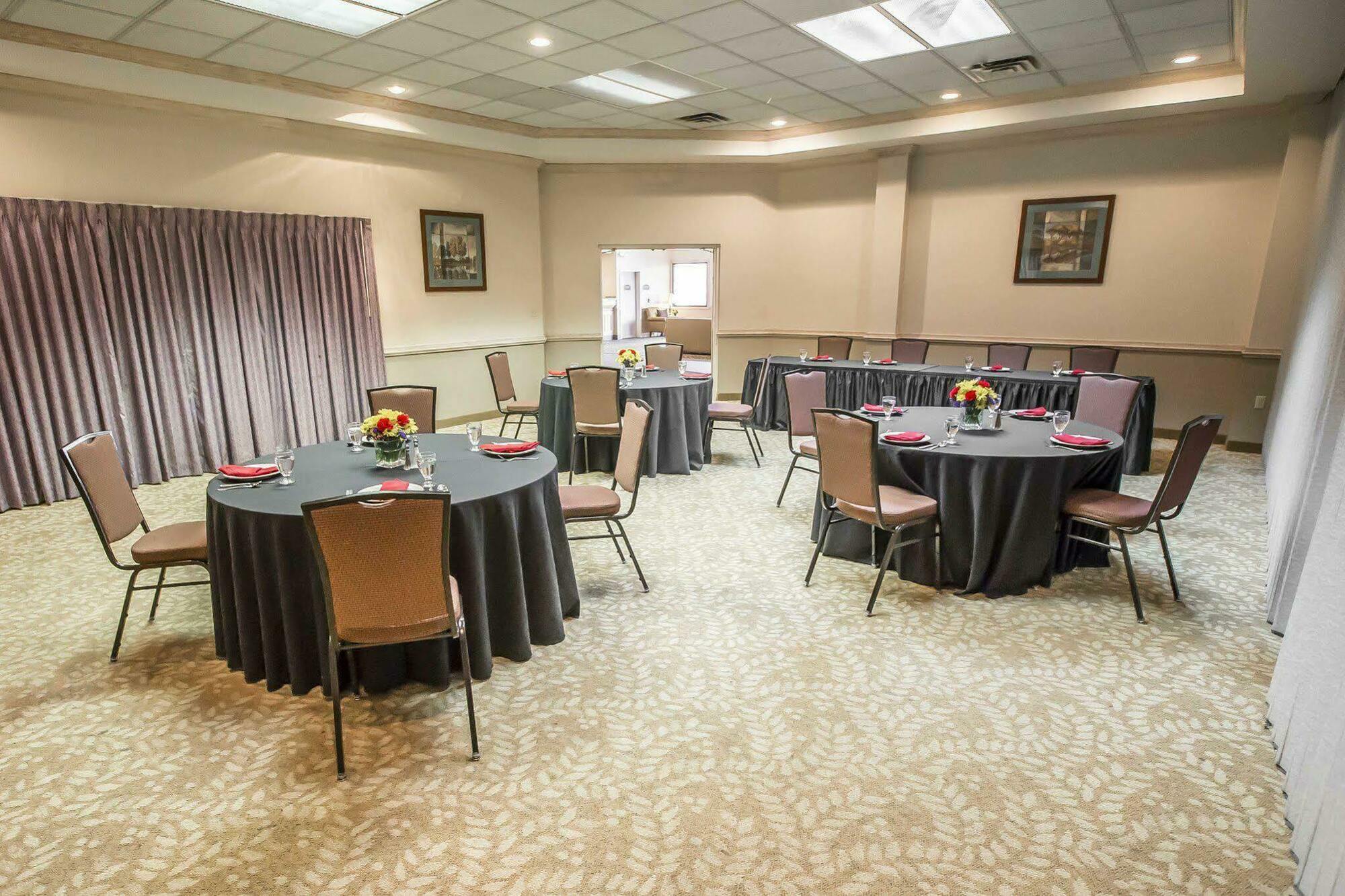 Comfort Suites University Area Notre Dame-South Bend Bagian luar foto