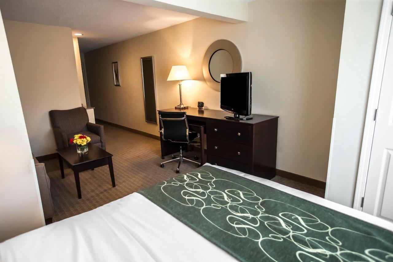 Comfort Suites University Area Notre Dame-South Bend Bagian luar foto